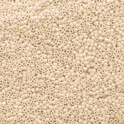 DELICA BEAD 10 грам, Miyuki 11/0 OPAQUE PEAR LUSTER DB1561