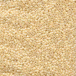 DELICA BEAD 10 грам, Miyuki 11/0 BEAD OPAQUE CREAM AB DB157
